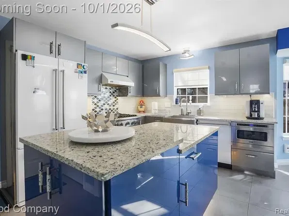 411 Park Ave, Royal Oak, MI 48067