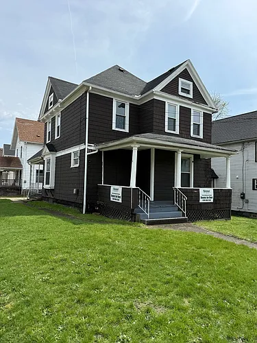 457 Sherman St Photo 1