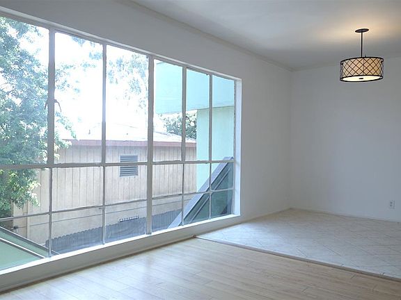 5th image of 1937 Grace Ave APT 4