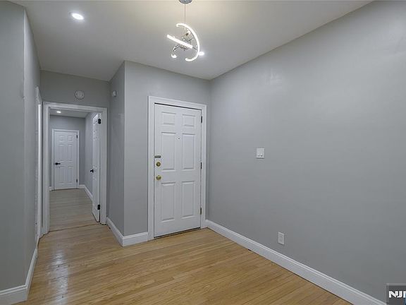 4th image of 155 Union Ave APT 201