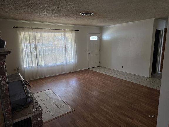 2nd image of 2833 Steensen St
