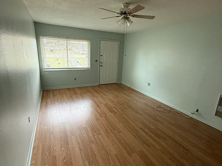 18 W Orange St — Photo 9