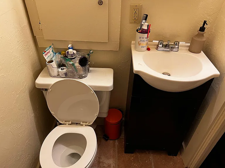 126 S Duncan St #B — Photo 7