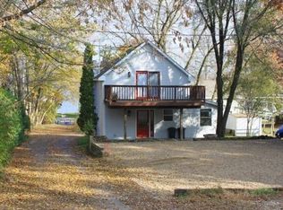 1527 Hiawatha Dr, Delavan, WI 53115