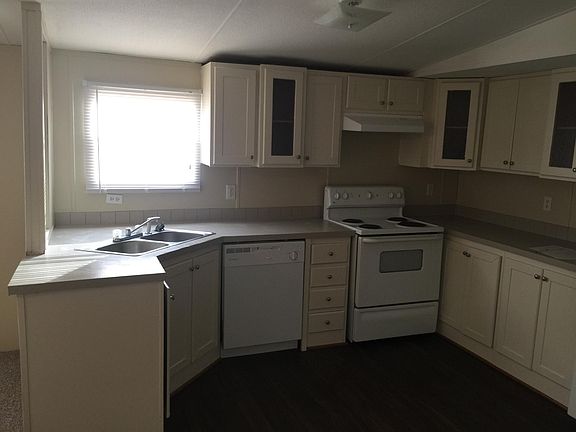 5th image of 190 Shady Meadow Cir