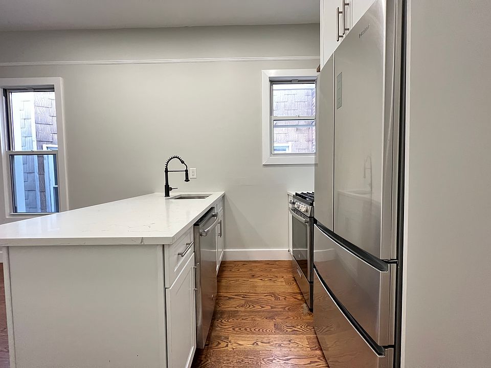 1st image of 114 Duncan Ave #3L