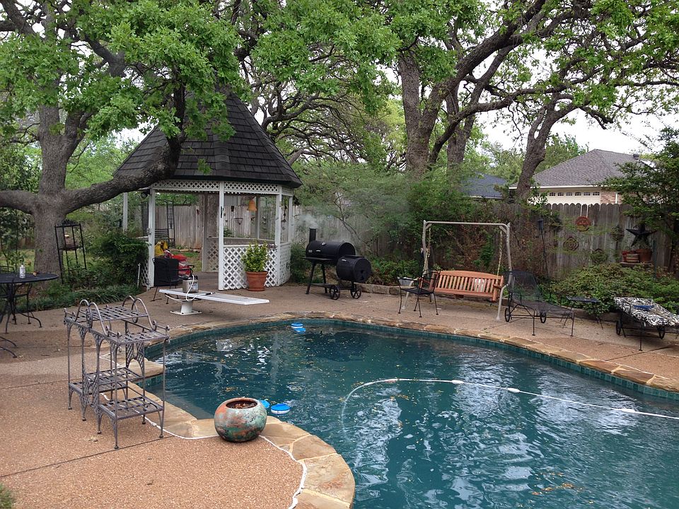 2nd image of 4001 Elmwood Ct
