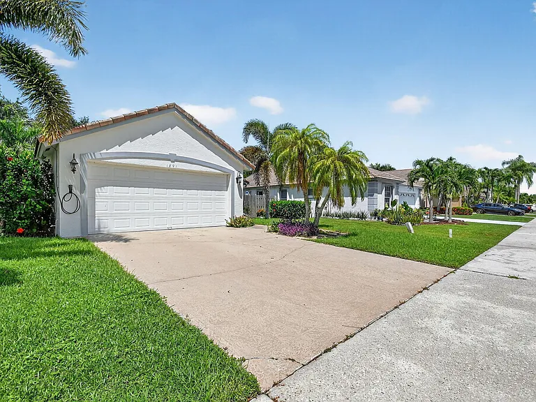 1891 Oak Berry Cir — Photo 2