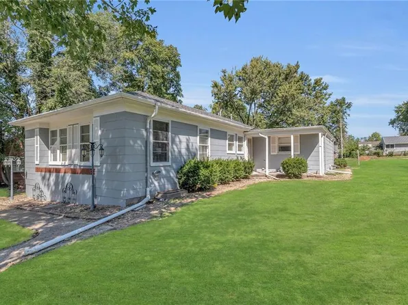 414 W 1st St, Carrollton, MO 64633