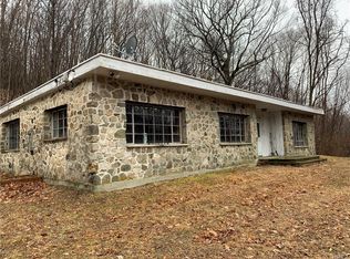 127 Esselborne Rd, Cold Spring, NY 10516