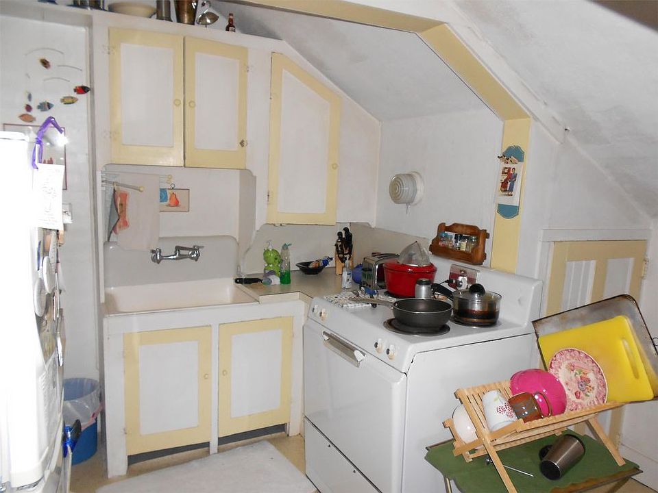 2nd image of 727 N Garden St APT 31