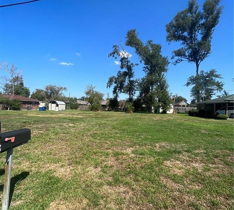 2nd image of 2417 Mary Ann Dr