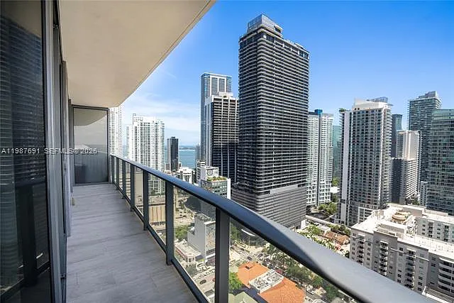 Building Photo - 55 SW 9th St #2906