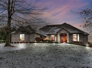 4088 Manor Oaks Ct, Murrysville, PA 15632