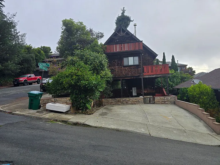 West Richmond/Castro — Photo 1
