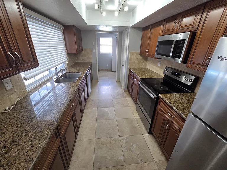 1715 Cherokee Trl — Photo 15
