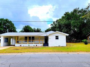 559 E Robinson Ave, Crestview, FL 32539