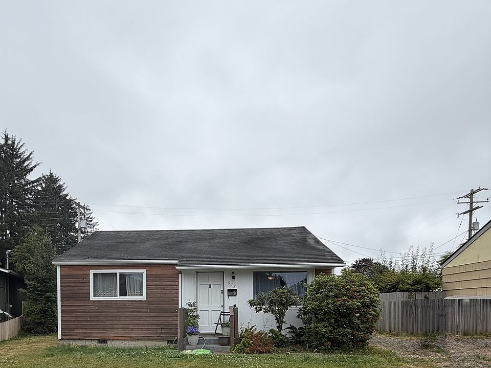 1st image of 678 E Alder Pl