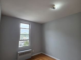 146 Beech St APT 4E, Yonkers, NY 10701