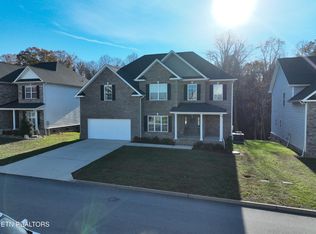 3133 Creekbend Ln, Knoxville, TN 37931