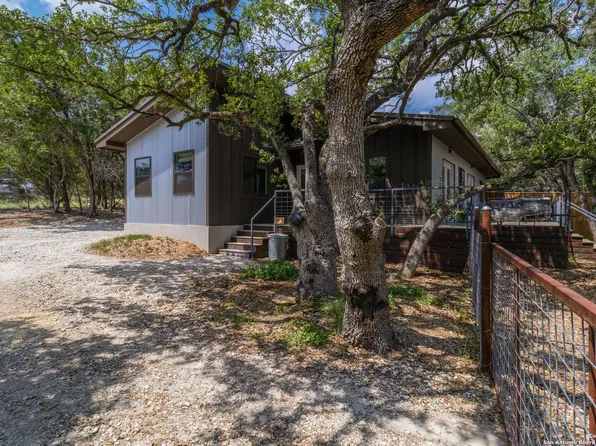 107 Smokey River S, Boerne, TX 78006