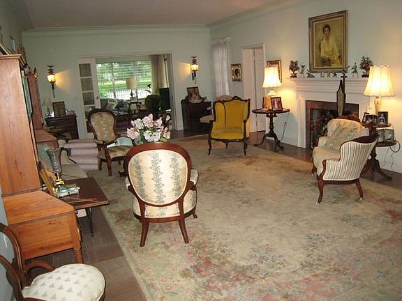16 X 30 Living Room