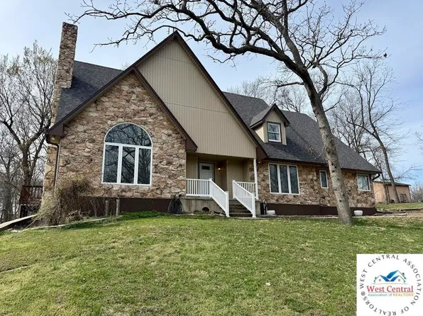 26051 Forest Ridge Rd, Sedalia, MO 65301