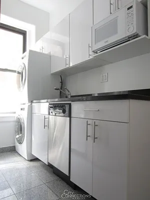 Rented by City Connections Realty | media 15