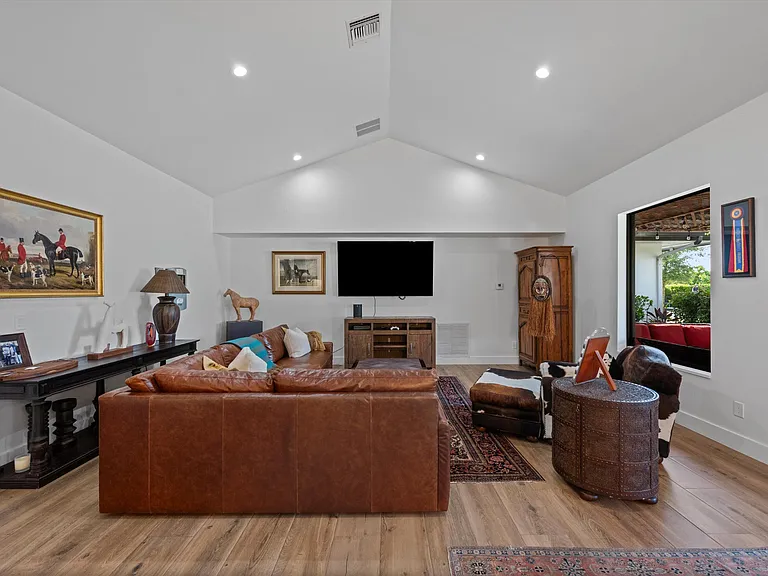 4751 S South Rd — Photo 17