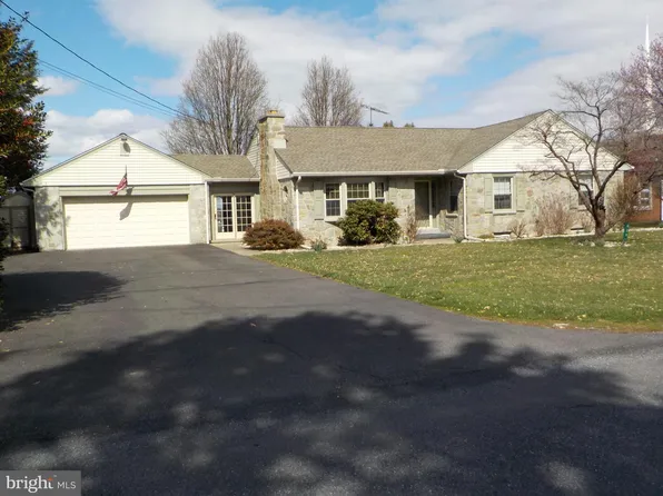 829 Bruce Ave, Mount Joy, PA 17552