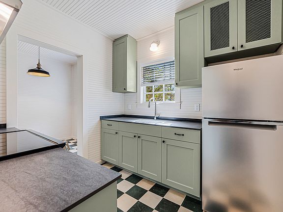 4th image of 3826 Oak Ave #3826