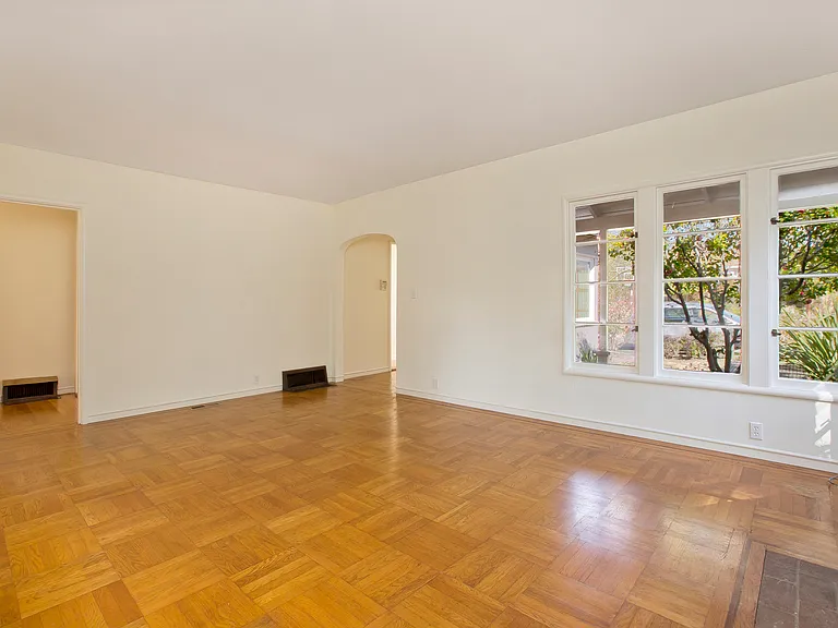 1372 Tomlee Dr — Photo 16