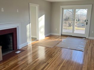 71 Miantonomi Ave, Middletown, RI 02842