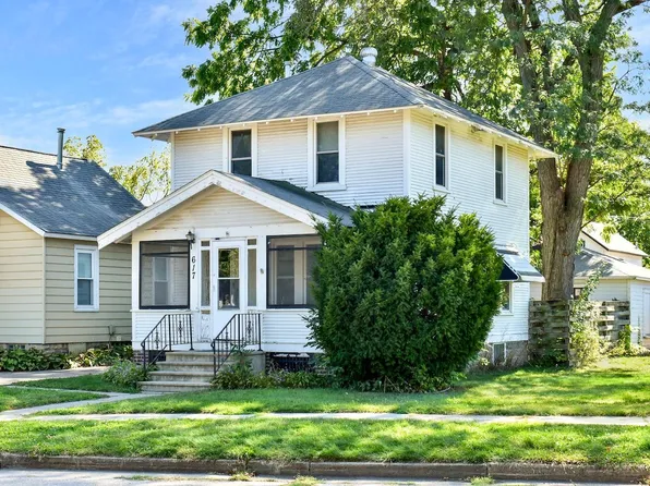 617 W 7th St, Winona, MN 55987