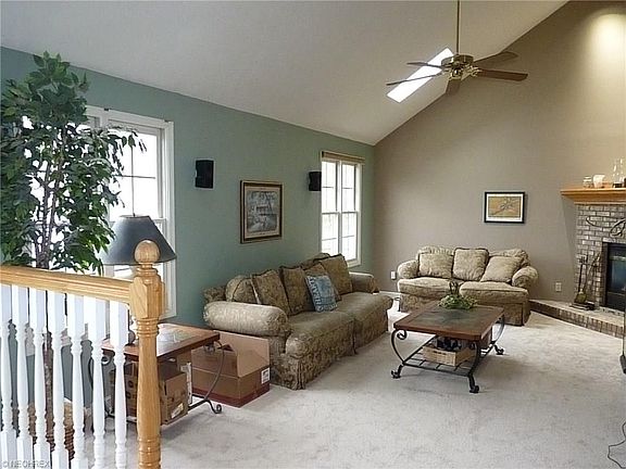 2nd image of 10883 Woodrun Dr
