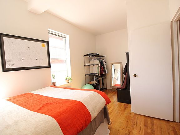 3rd image of 206 E 17th St APT 5B
