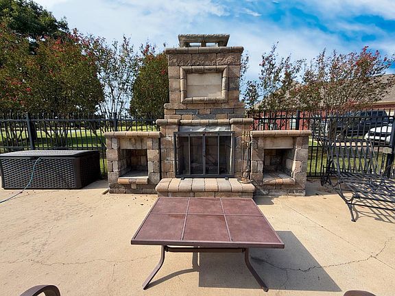 5th image of 35 Turnberry Dr