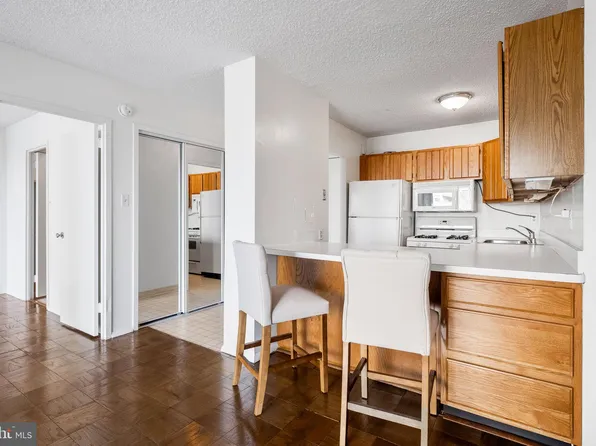 5225 Pooks Hill Rd APT 502S, Bethesda, MD 20814