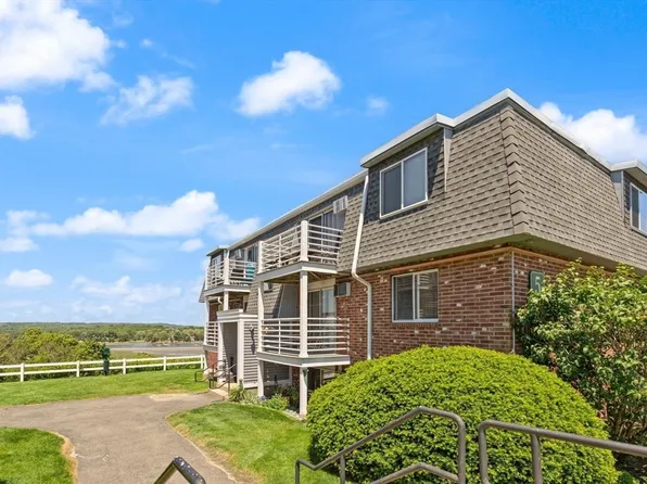 145 Essex Ave APT 519, Gloucester, MA 01930