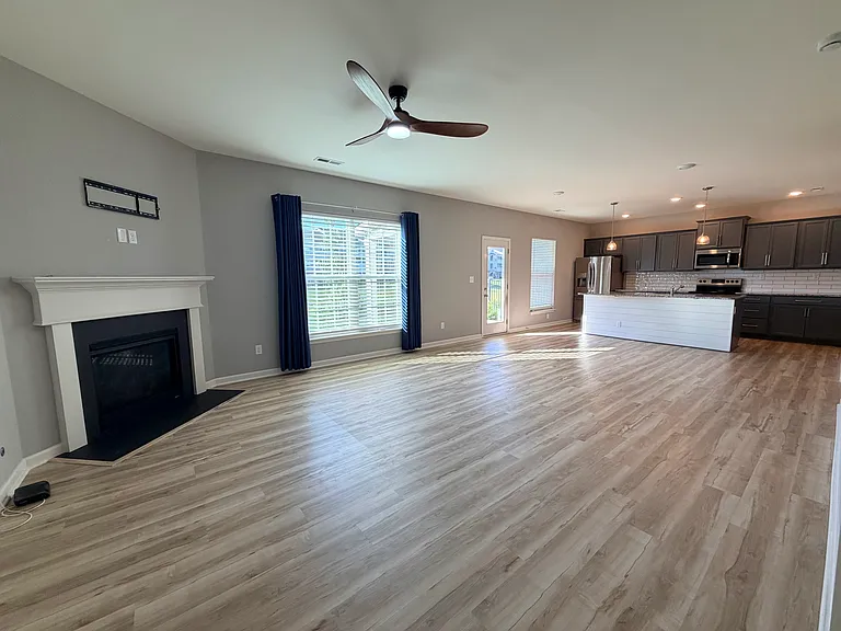 637 Dahlia Dr — Photo 10