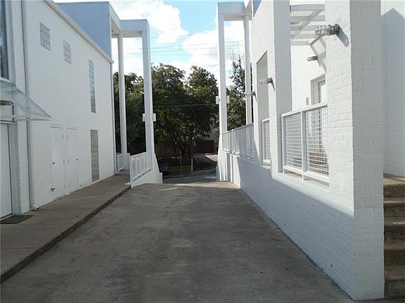 5th image of 4214 Buena Vista St APT 6