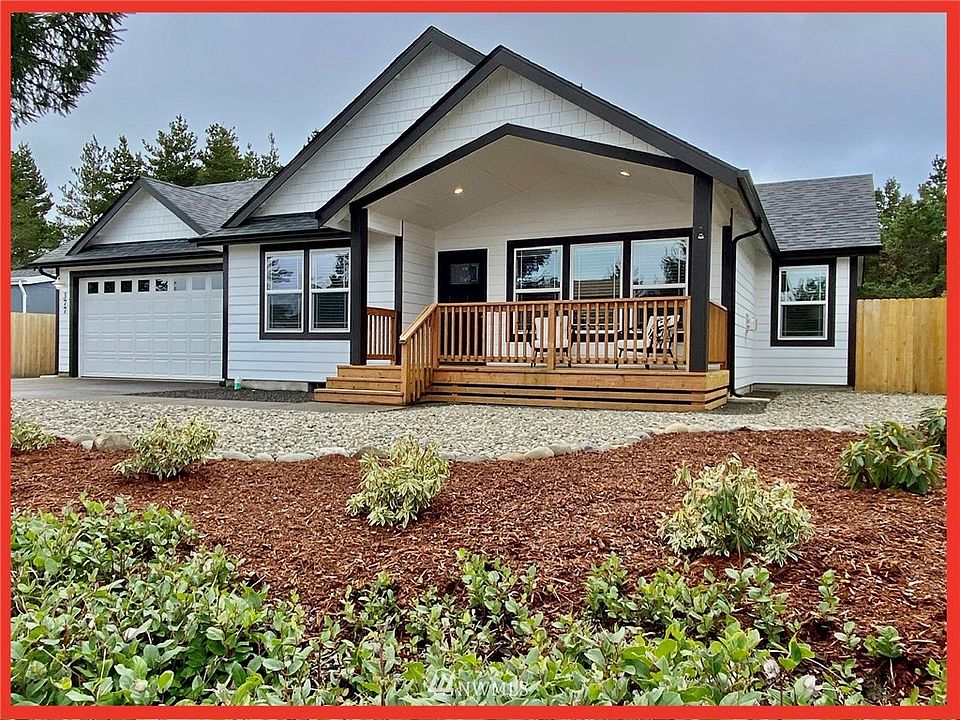 Welcome to your like-new home at the beach!