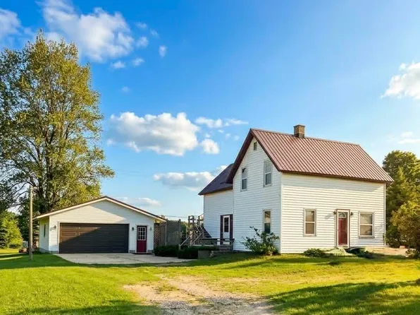 196 E Center Rd, Kingsley, MI 49649