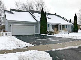11411 Halma Ln, Woodstock, IL 60098