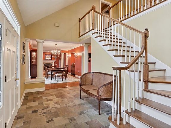 3rd image of 7669 Barataria Blvd