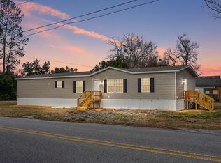 115 Cedar Dr, Saint Stephen, SC 29479