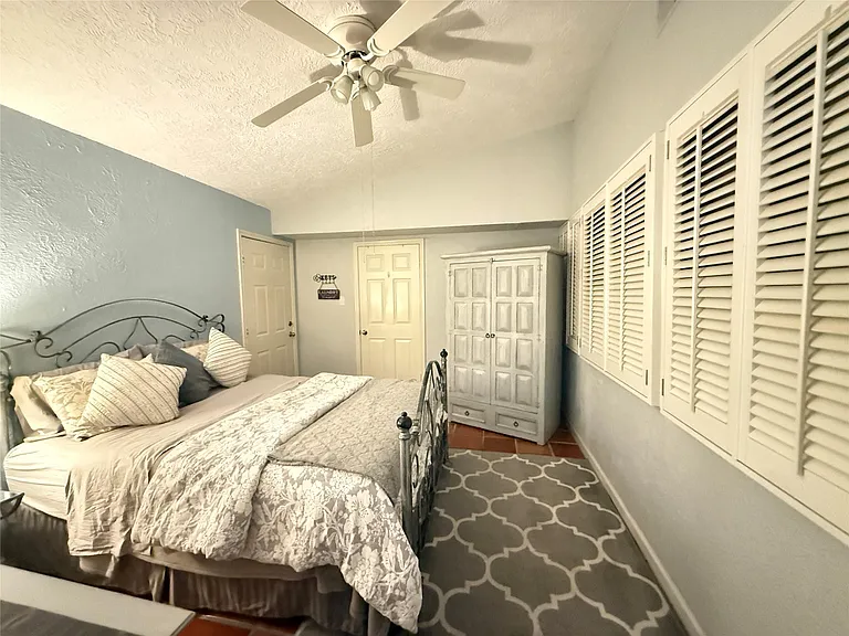 728 Hogan Dr — Photo 8
