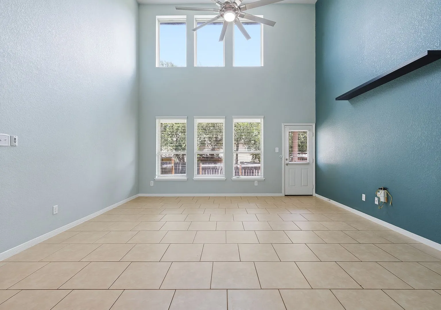 Move-In Special: One Week Free Stunning Two-Story Home In Wolf Creek — Photo 4