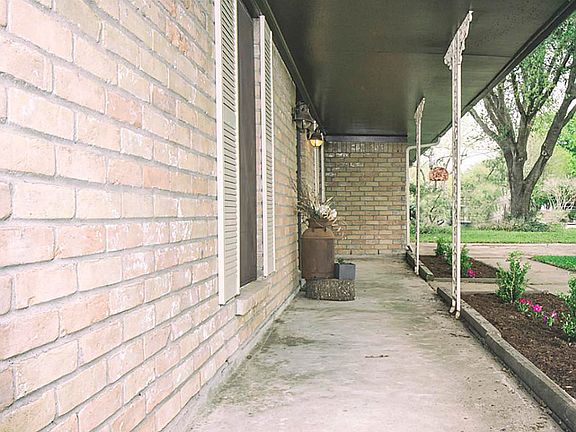 4th image of 2710 Tyler Ln