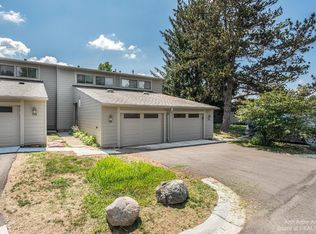 756 Peninsula Ct, Ann Arbor, MI 48105